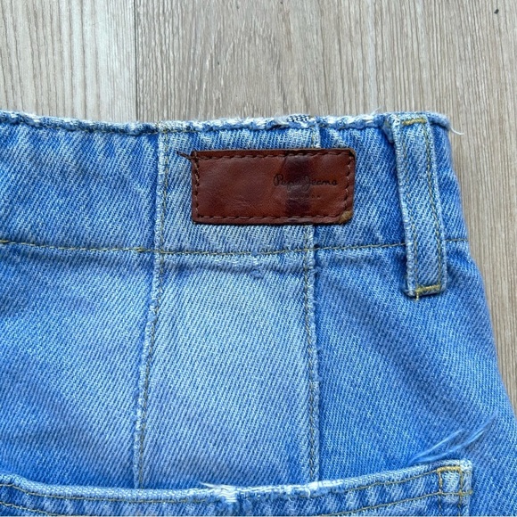 Pepe Jeans Daisie Blue Medium Wash High-Waisted Denim Shorts - Picture 6 of 6